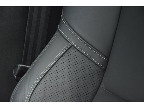 Volvo V60 T4 R-Design | Panoramadak | Dealer Onderhouden | Camera | Stoelverwarming | Standkachel |