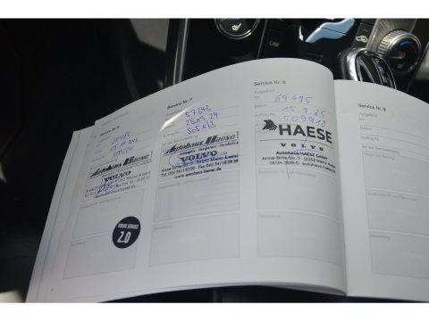 Volvo V60 T4 R-Design | Panoramadak | Dealer Onderhouden | Camera | Stoelverwarming | Standkachel |
