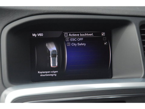 Volvo V60 T4 R-Design | Panoramadak | Dealer Onderhouden | Camera | Stoelverwarming | Standkachel |