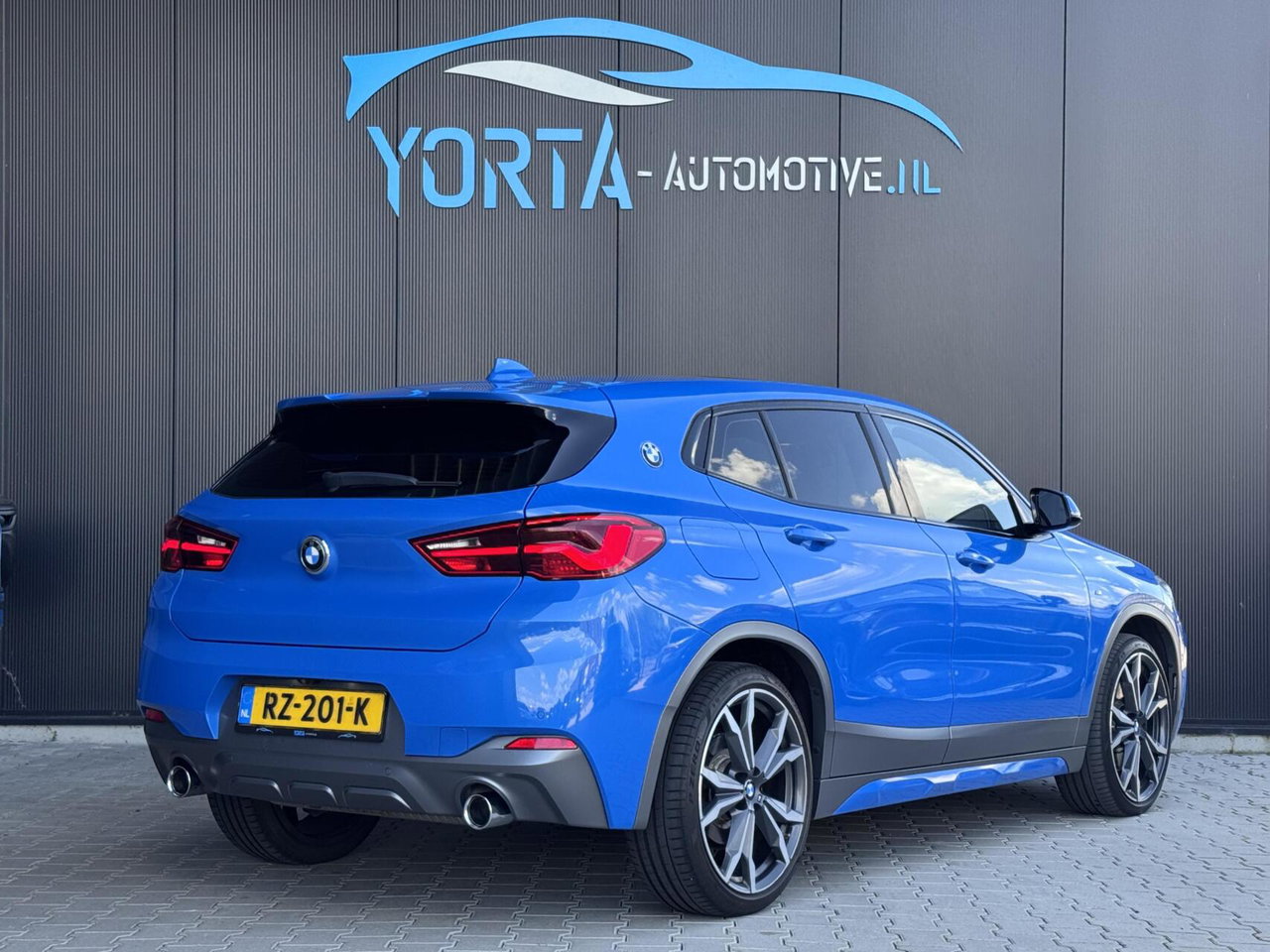 BMW X2