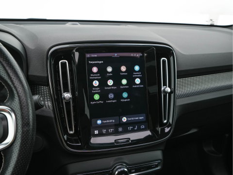 Volvo XC40 Recharge P8 AWD R-Design [3-Fase-11kW] {SoH-89%} (INCL-BTW) Aut. *PANO | LEATHER | ADAPTIVE-CRUISE | DIGI-COCKPIT | FULL-LED | CAMERA | NAVI-FULLMAP | ECC | PDC | KEYLESS | HEATED-SPORTSEATS | TOWBAR | 20''ALU*