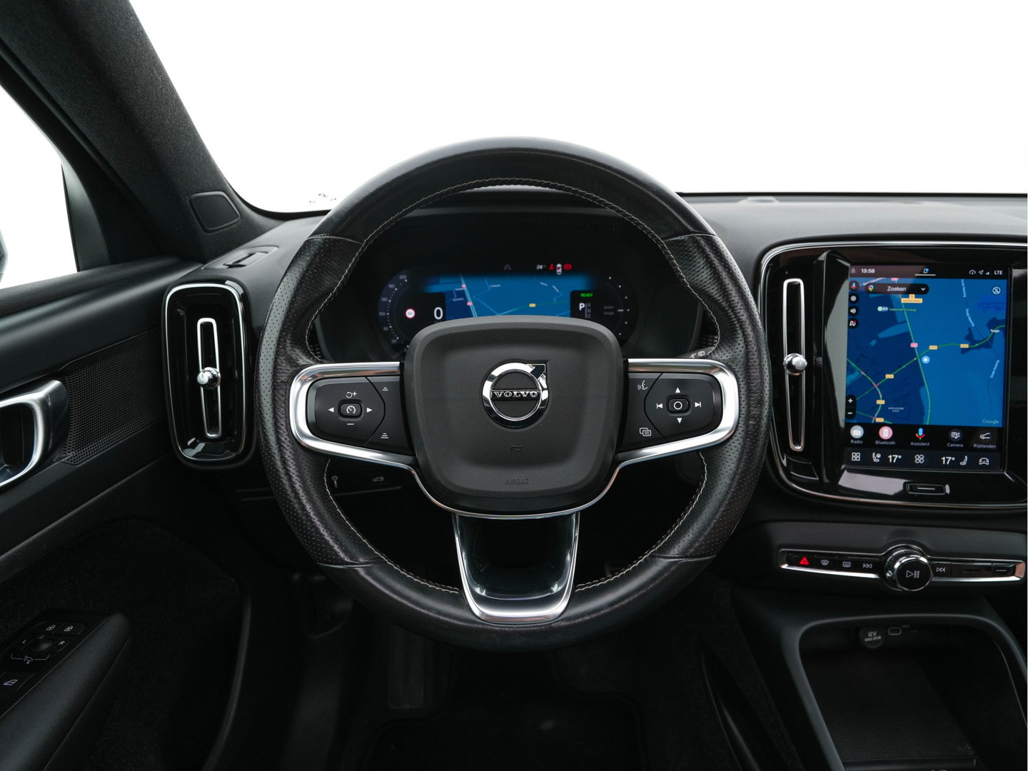 Volvo XC40 Recharge P8 AWD R-Design [3-Fase-11kW] {SoH-89%} (INCL-BTW) Aut. *PANO | LEATHER | ADAPTIVE-CRUISE | DIGI-COCKPIT | FULL-LED | CAMERA | NAVI-FULLMAP | ECC | PDC | KEYLESS | HEATED-SPORTSEATS | TOWBAR | 20''ALU*