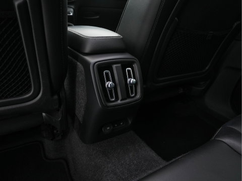 Volvo XC40 Recharge P8 AWD R-Design [3-Fase-11kW] {SoH-89%} (INCL-BTW) Aut. *PANO | LEATHER | ADAPTIVE-CRUISE | DIGI-COCKPIT | FULL-LED | CAMERA | NAVI-FULLMAP | ECC | PDC | KEYLESS | HEATED-SPORTSEATS | TOWBAR | 20''ALU*