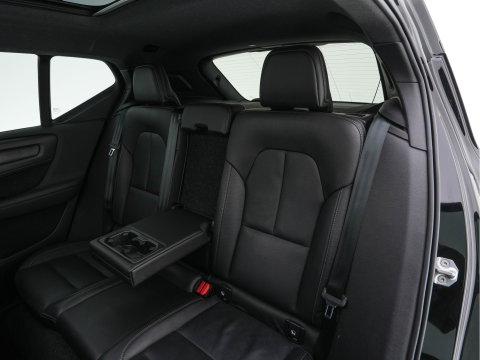 Volvo XC40 Recharge P8 AWD R-Design [3-Fase-11kW] {SoH-89%} (INCL-BTW) Aut. *PANO | LEATHER | ADAPTIVE-CRUISE | DIGI-COCKPIT | FULL-LED | CAMERA | NAVI-FULLMAP | ECC | PDC | KEYLESS | HEATED-SPORTSEATS | TOWBAR | 20''ALU*