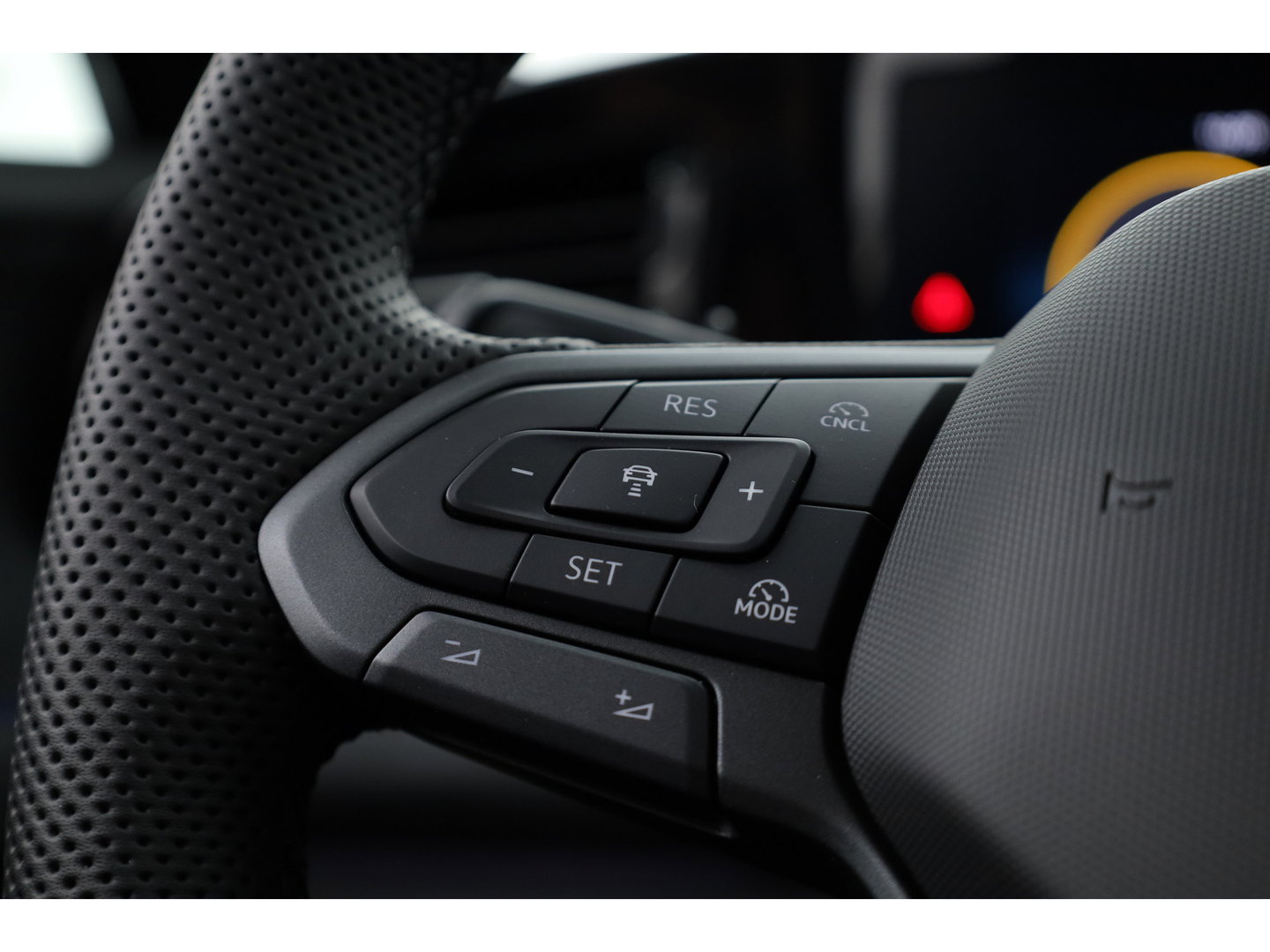 Volkswagen Tiguan 1.5 eHybrid R-Line Edition 272pk | HUD | 360cam | Massage | IQ. Light | Stoel- Stuurverw. | Adapt. Cruise | Apple CarPlay |