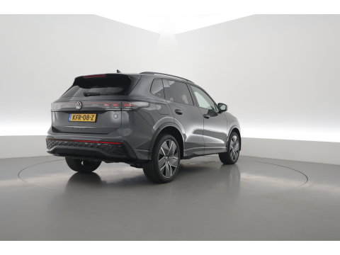 Volkswagen Tiguan 1.5 eHybrid R-Line Edition 272pk | HUD | 360cam | Massage | IQ. Light | Stoel- Stuurverw. | Adapt. Cruise | Apple CarPlay |