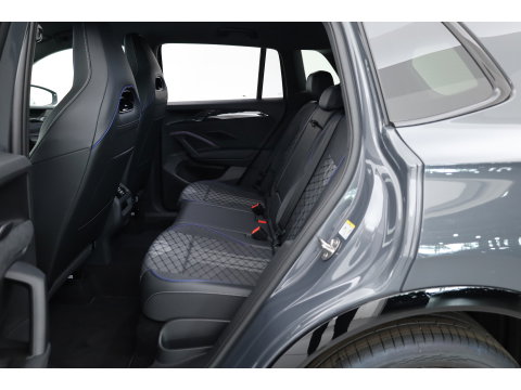 Volkswagen Tiguan 1.5 eHybrid R-Line Edition 272pk | HUD | 360cam | Massage | IQ. Light | Stoel- Stuurverw. | Adapt. Cruise | Apple CarPlay |