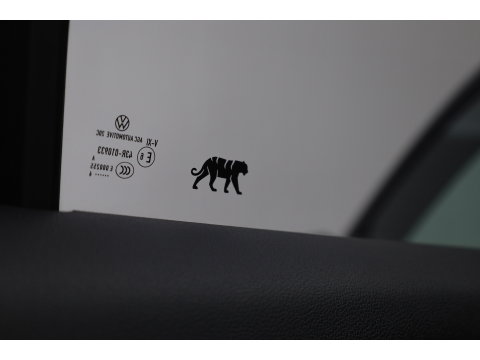 Volkswagen Tiguan 1.5 eHybrid R-Line Edition 272pk | HUD | 360cam | Massage | IQ. Light | Stoel- Stuurverw. | Adapt. Cruise | Apple CarPlay |