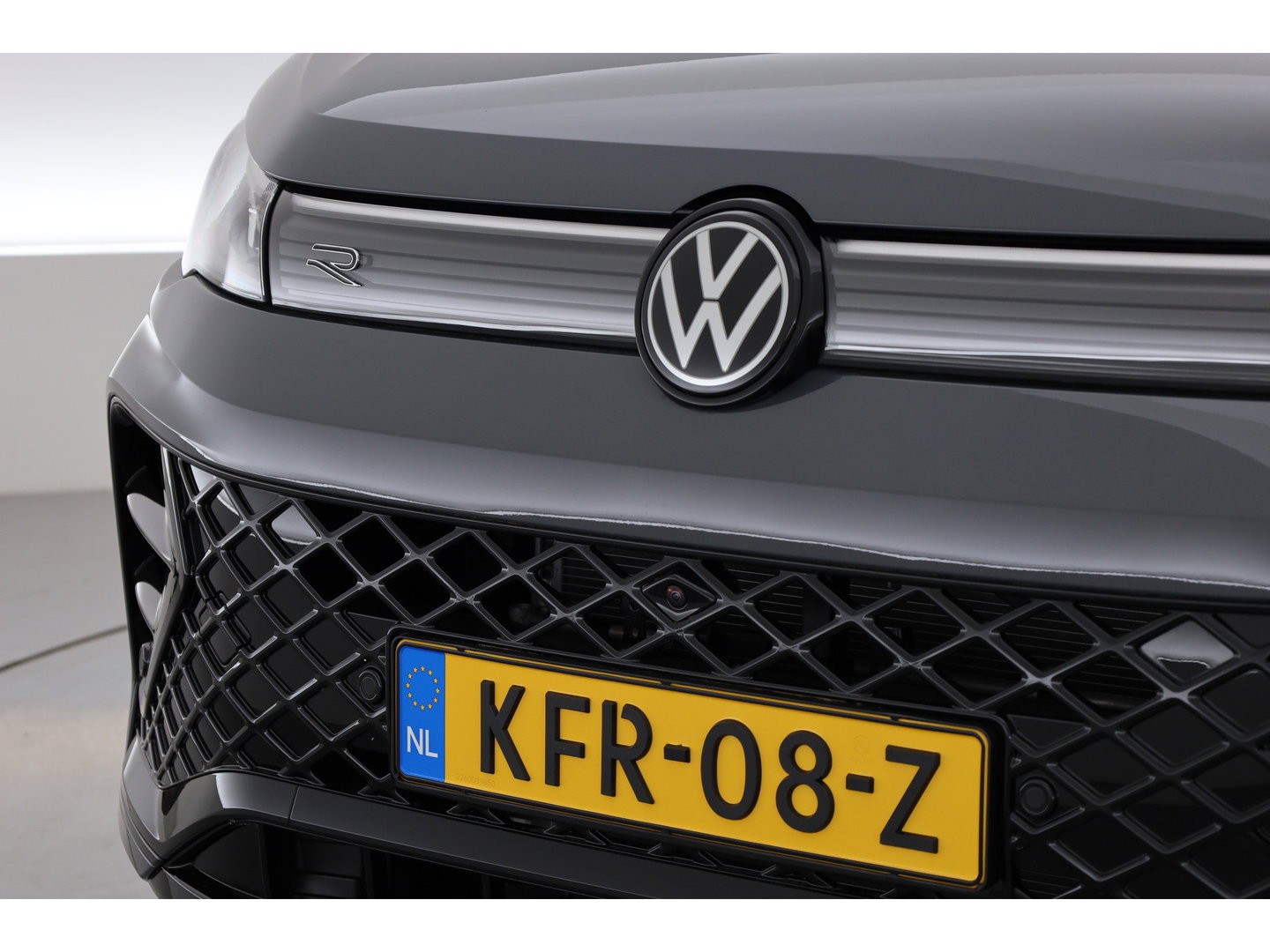 Volkswagen Tiguan 1.5 eHybrid R-Line Edition 272pk | HUD | 360cam | Massage | IQ. Light | Stoel- Stuurverw. | Adapt. Cruise | Apple CarPlay |