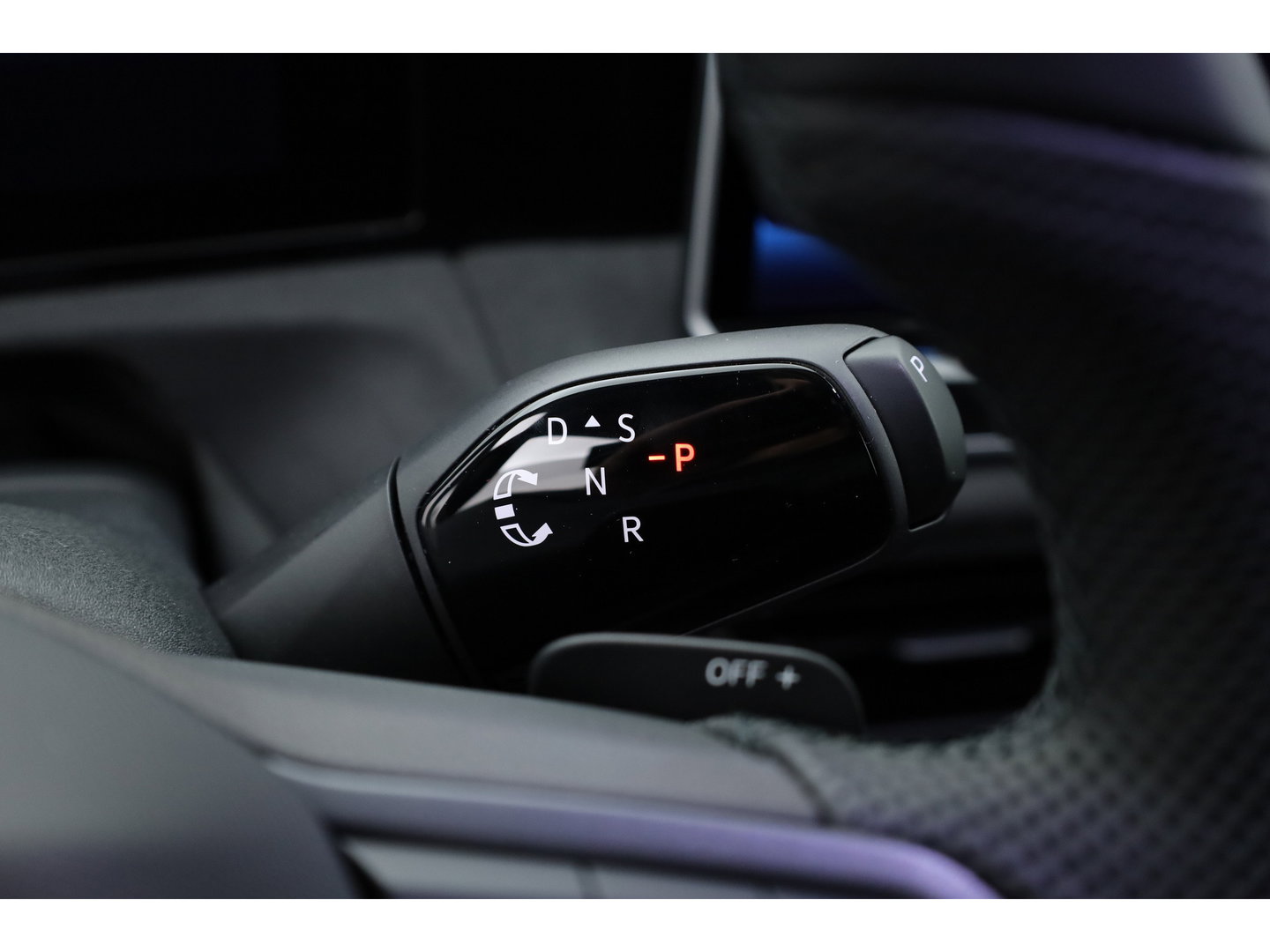 Volkswagen Tiguan 1.5 eHybrid R-Line Edition 272pk | HUD | 360cam | Massage | IQ. Light | Stoel- Stuurverw. | Adapt. Cruise | Apple CarPlay |