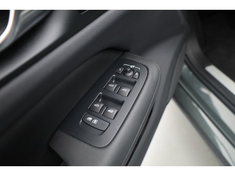 Volvo V60 2.0 T6 Plug-in hybrid AWD Plus Dark | Forest Lake | Pano | Head-Up | Harman Kardon | 360cam | Pilot Assist | Stoel-Stuurverw.