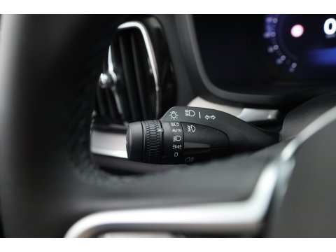 Volvo V60 2.0 T6 Plug-in hybrid AWD Plus Dark | Forest Lake | Pano | Head-Up | Harman Kardon | 360cam | Pilot Assist | Stoel-Stuurverw.