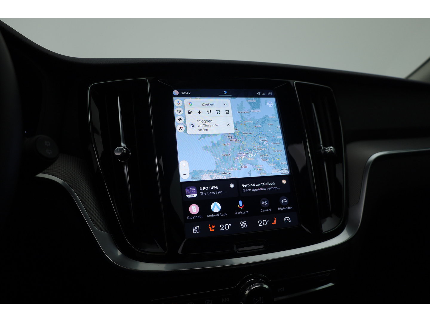 Volvo V60 2.0 T6 Plug-in hybrid AWD Plus Dark | Forest Lake | Pano | Head-Up | Harman Kardon | 360cam | Pilot Assist | Stoel-Stuurverw.