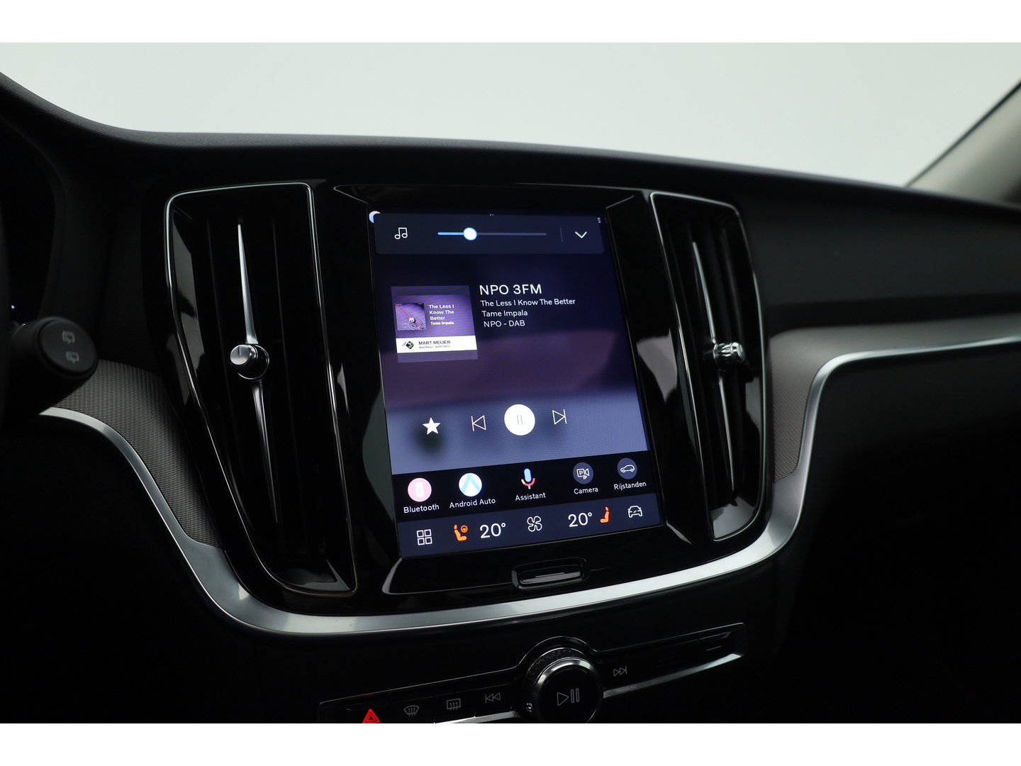 Volvo V60 2.0 T6 Plug-in hybrid AWD Plus Dark | Forest Lake | Pano | Head-Up | Harman Kardon | 360cam | Pilot Assist | Stoel-Stuurverw.