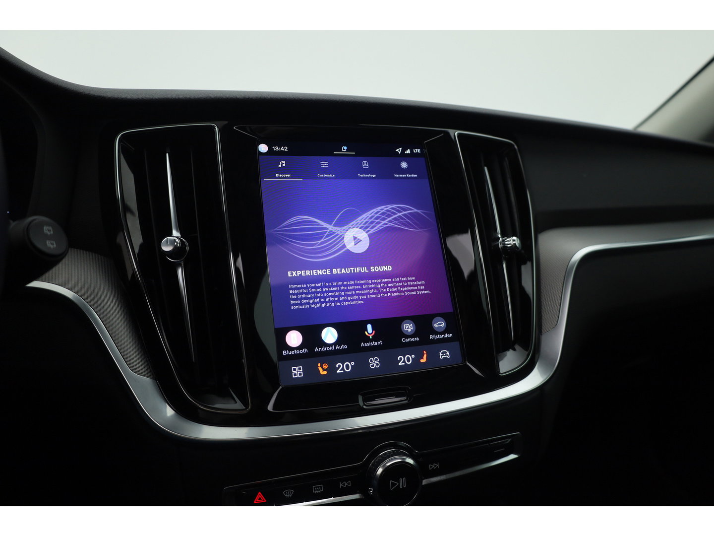 Volvo V60 2.0 T6 Plug-in hybrid AWD Plus Dark | Forest Lake | Pano | Head-Up | Harman Kardon | 360cam | Pilot Assist | Stoel-Stuurverw.