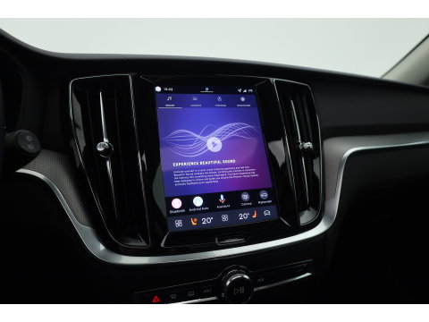Volvo V60 2.0 T6 Plug-in hybrid AWD Plus Dark | Forest Lake | Pano | Head-Up | Harman Kardon | 360cam | Pilot Assist | Stoel-Stuurverw.