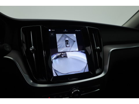 Volvo V60 2.0 T6 Plug-in hybrid AWD Plus Dark | Forest Lake | Pano | Head-Up | Harman Kardon | 360cam | Pilot Assist | Stoel-Stuurverw.