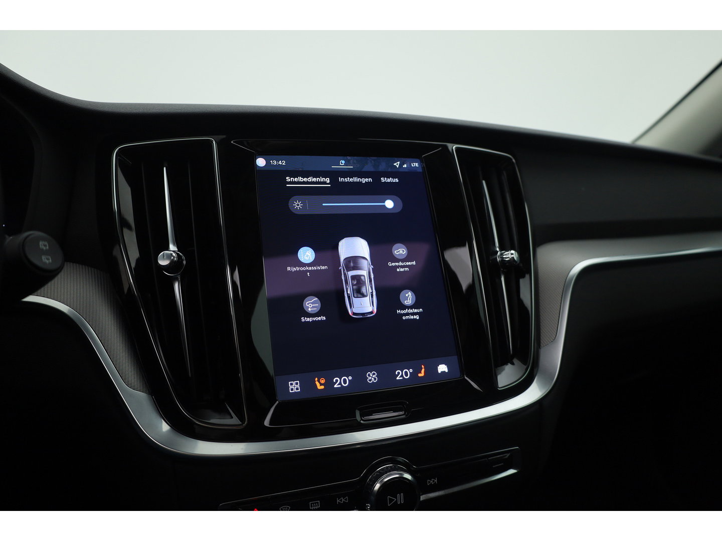 Volvo V60 2.0 T6 Plug-in hybrid AWD Plus Dark | Forest Lake | Pano | Head-Up | Harman Kardon | 360cam | Pilot Assist | Stoel-Stuurverw.