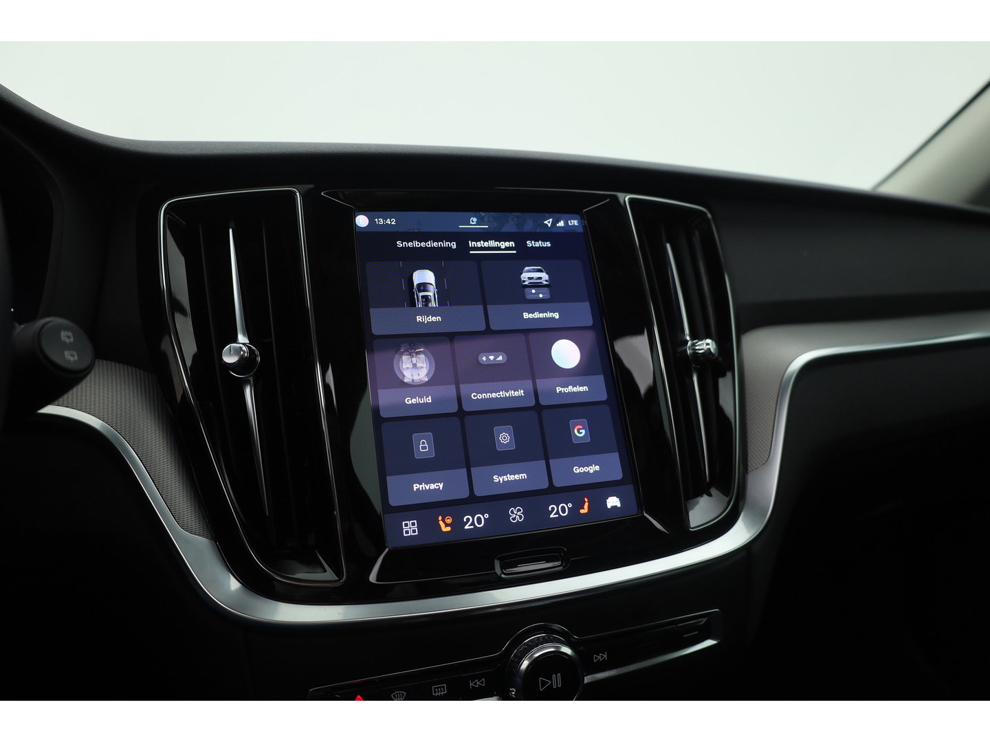 Volvo V60 2.0 T6 Plug-in hybrid AWD Plus Dark | Forest Lake | Pano | Head-Up | Harman Kardon | 360cam | Pilot Assist | Stoel-Stuurverw.