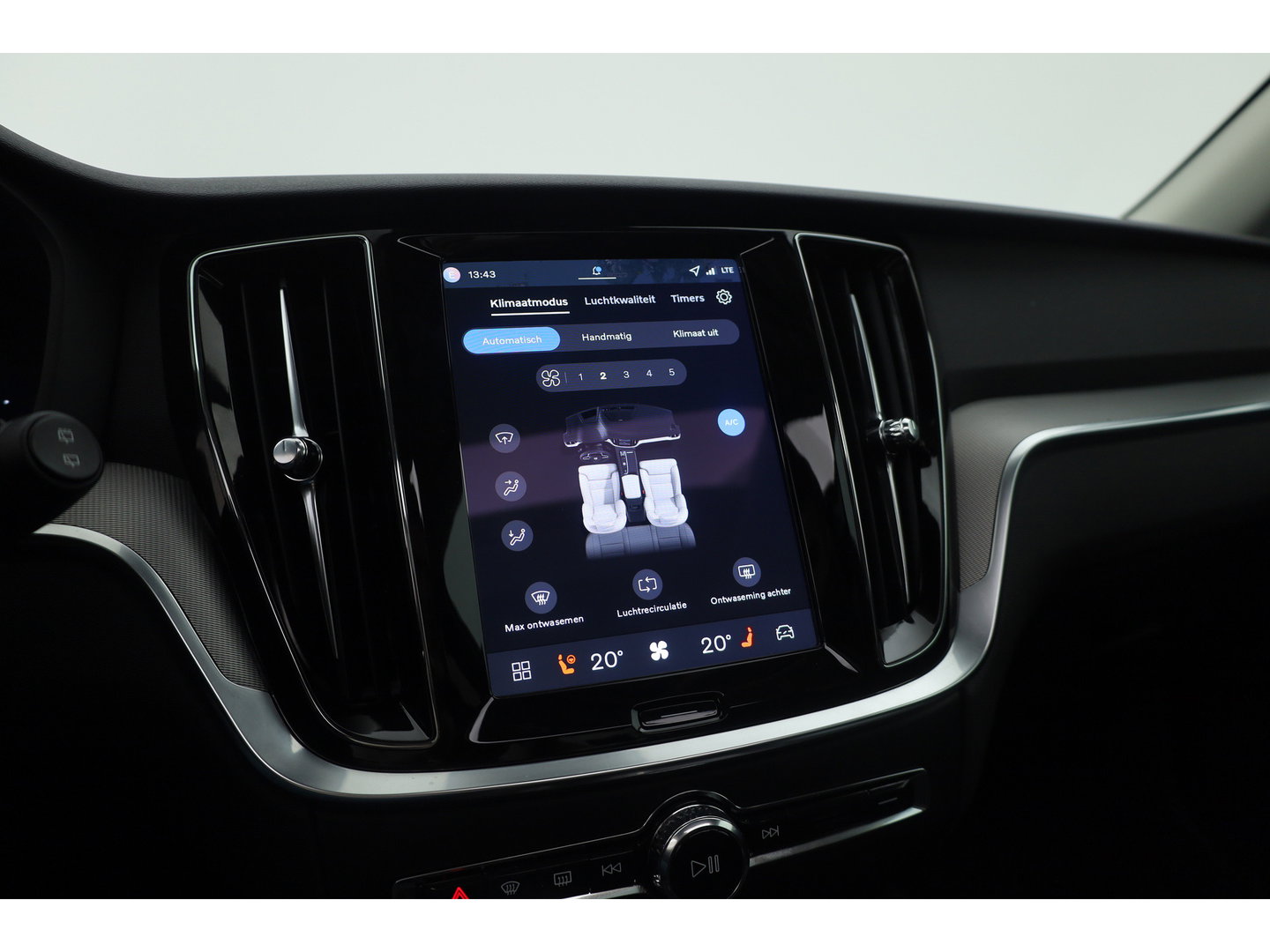 Volvo V60 2.0 T6 Plug-in hybrid AWD Plus Dark | Forest Lake | Pano | Head-Up | Harman Kardon | 360cam | Pilot Assist | Stoel-Stuurverw.