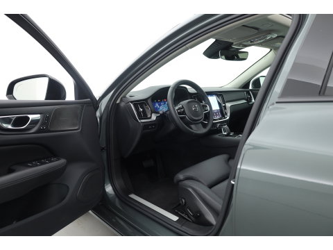Volvo V60 2.0 T6 Plug-in hybrid AWD Plus Dark | Forest Lake | Pano | Head-Up | Harman Kardon | 360cam | Pilot Assist | Stoel-Stuurverw.