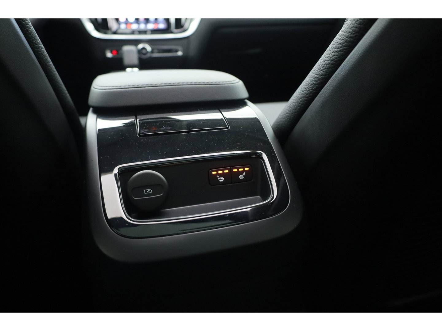 Volvo V60 2.0 T6 Plug-in hybrid AWD Plus Dark | Forest Lake | Pano | Head-Up | Harman Kardon | 360cam | Pilot Assist | Stoel-Stuurverw.
