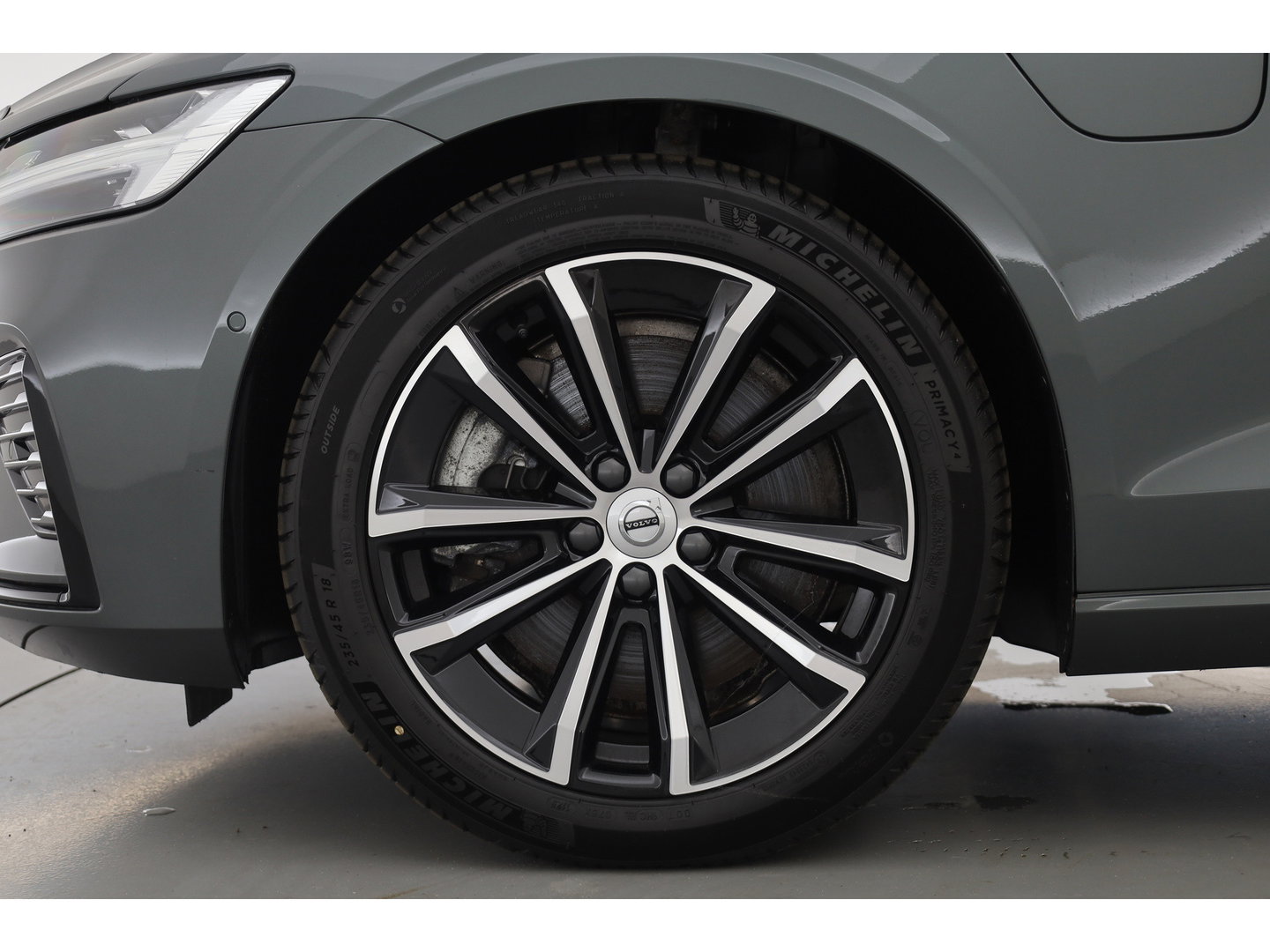 Volvo V60 2.0 T6 Plug-in hybrid AWD Plus Dark | Forest Lake | Pano | Head-Up | Harman Kardon | 360cam | Pilot Assist | Stoel-Stuurverw.