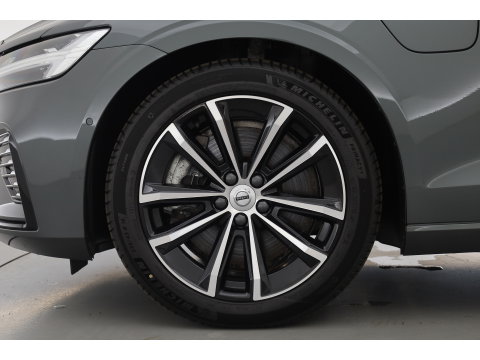 Volvo V60 2.0 T6 Plug-in hybrid AWD Plus Dark | Forest Lake | Pano | Head-Up | Harman Kardon | 360cam | Pilot Assist | Stoel-Stuurverw.