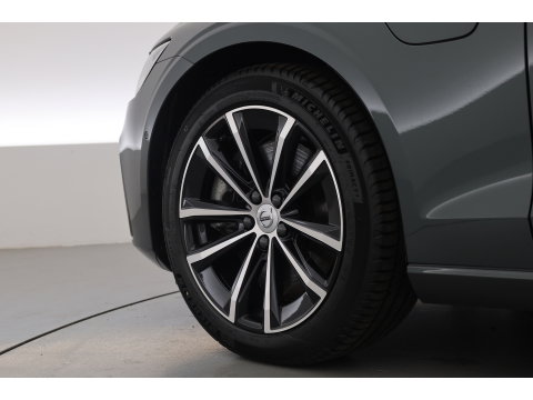Volvo V60 2.0 T6 Plug-in hybrid AWD Plus Dark | Forest Lake | Pano | Head-Up | Harman Kardon | 360cam | Pilot Assist | Stoel-Stuurverw.