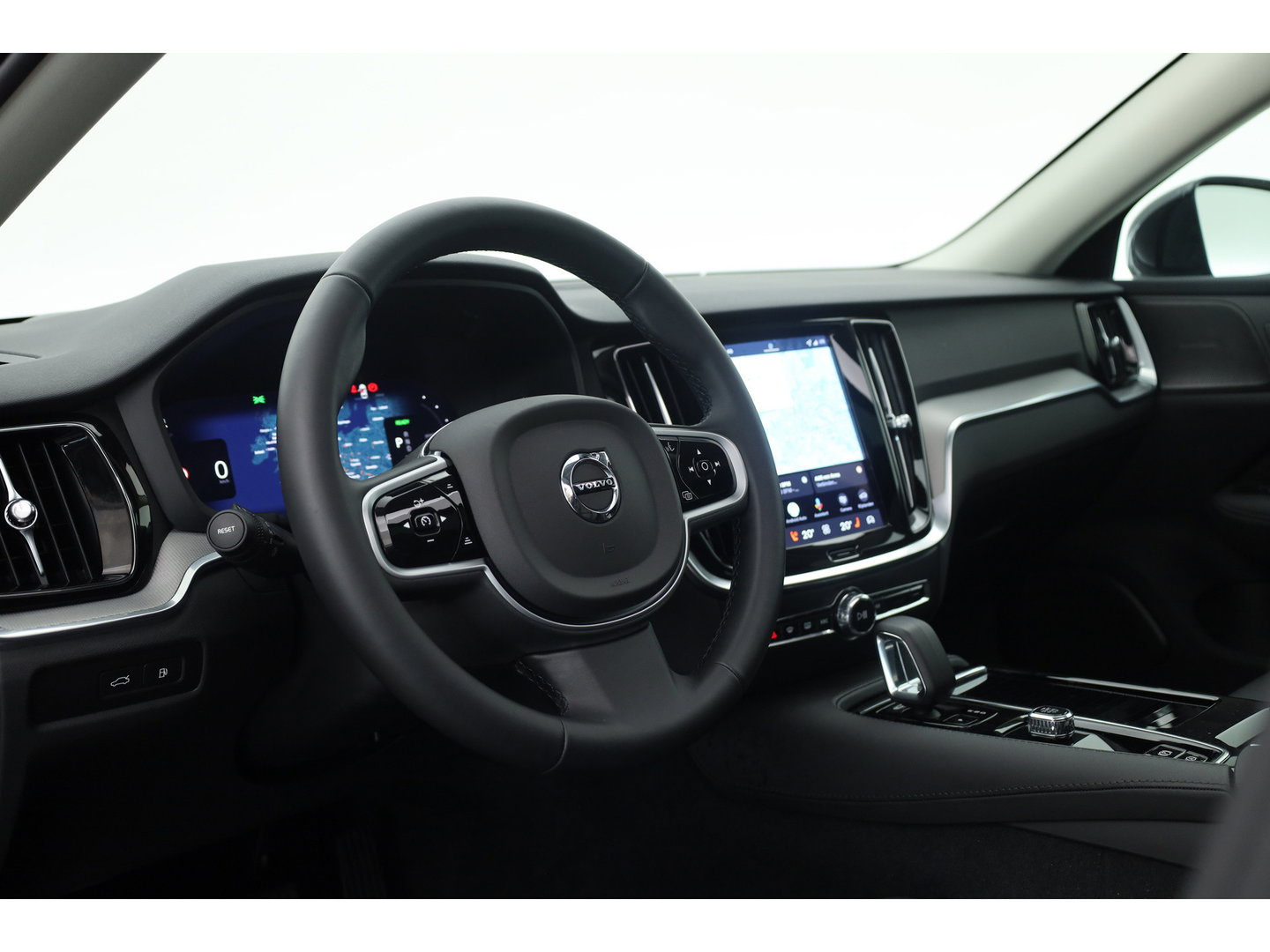 Volvo V60 2.0 T6 Plug-in hybrid AWD Plus Dark | Forest Lake | Pano | Head-Up | Harman Kardon | 360cam | Pilot Assist | Stoel-Stuurverw.