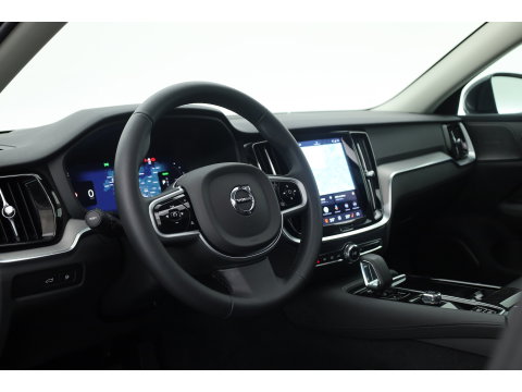 Volvo V60 2.0 T6 Plug-in hybrid AWD Plus Dark | Forest Lake | Pano | Head-Up | Harman Kardon | 360cam | Pilot Assist | Stoel-Stuurverw.