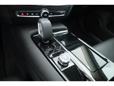 Volvo V60 2.0 T6 Plug-in hybrid AWD Plus Dark | Forest Lake | Pano | Head-Up | Harman Kardon | 360cam | Pilot Assist | Stoel-Stuurverw.