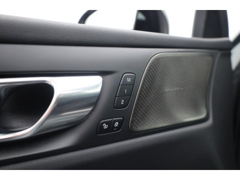 Volvo V60 2.0 T6 Plug-in hybrid AWD Plus Dark | Forest Lake | Pano | Head-Up | Harman Kardon | 360cam | Pilot Assist | Stoel-Stuurverw.