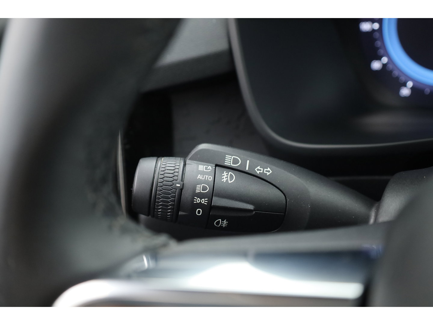 Volvo C40 Single Motor Plus 69 kWh | SOH 95.1 | Warmtepomp | Pano-dak | Stoel- + stuurverwarming | Google | Adap. Cruise | Dodehoek (Blis) |