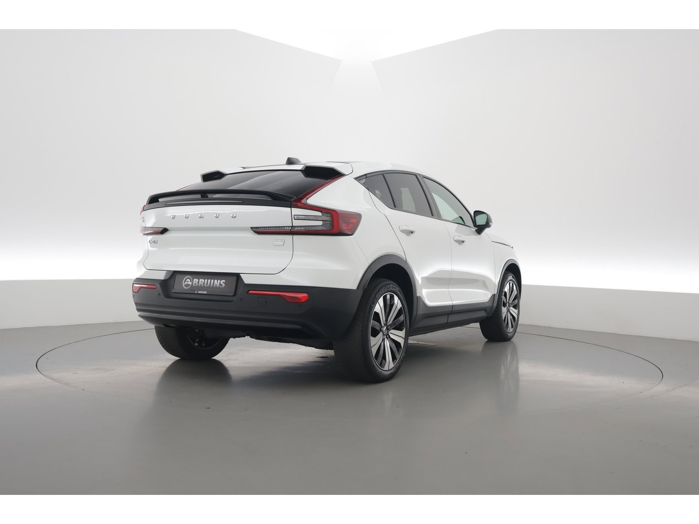 Volvo C40 Single Motor Plus 69 kWh | SOH 95.1 | Warmtepomp | Pano-dak | Stoel- + stuurverwarming | Google | Adap. Cruise | Dodehoek (Blis) |