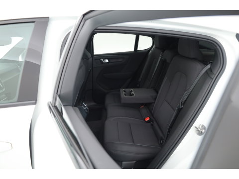 Volvo C40 Single Motor Plus 69 kWh | SOH 95.1 | Warmtepomp | Pano-dak | Stoel- + stuurverwarming | Google | Adap. Cruise | Dodehoek (Blis) |