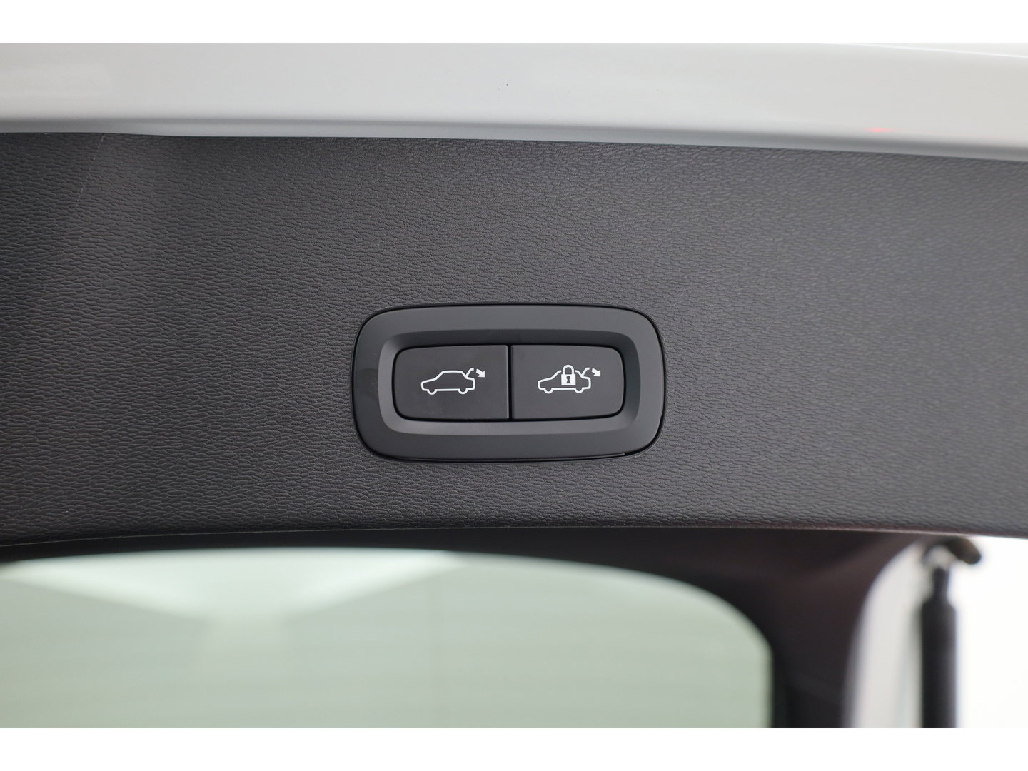 Volvo C40 Single Motor Plus 69 kWh | SOH 95.1 | Warmtepomp | Pano-dak | Stoel- + stuurverwarming | Google | Adap. Cruise | Dodehoek (Blis) |