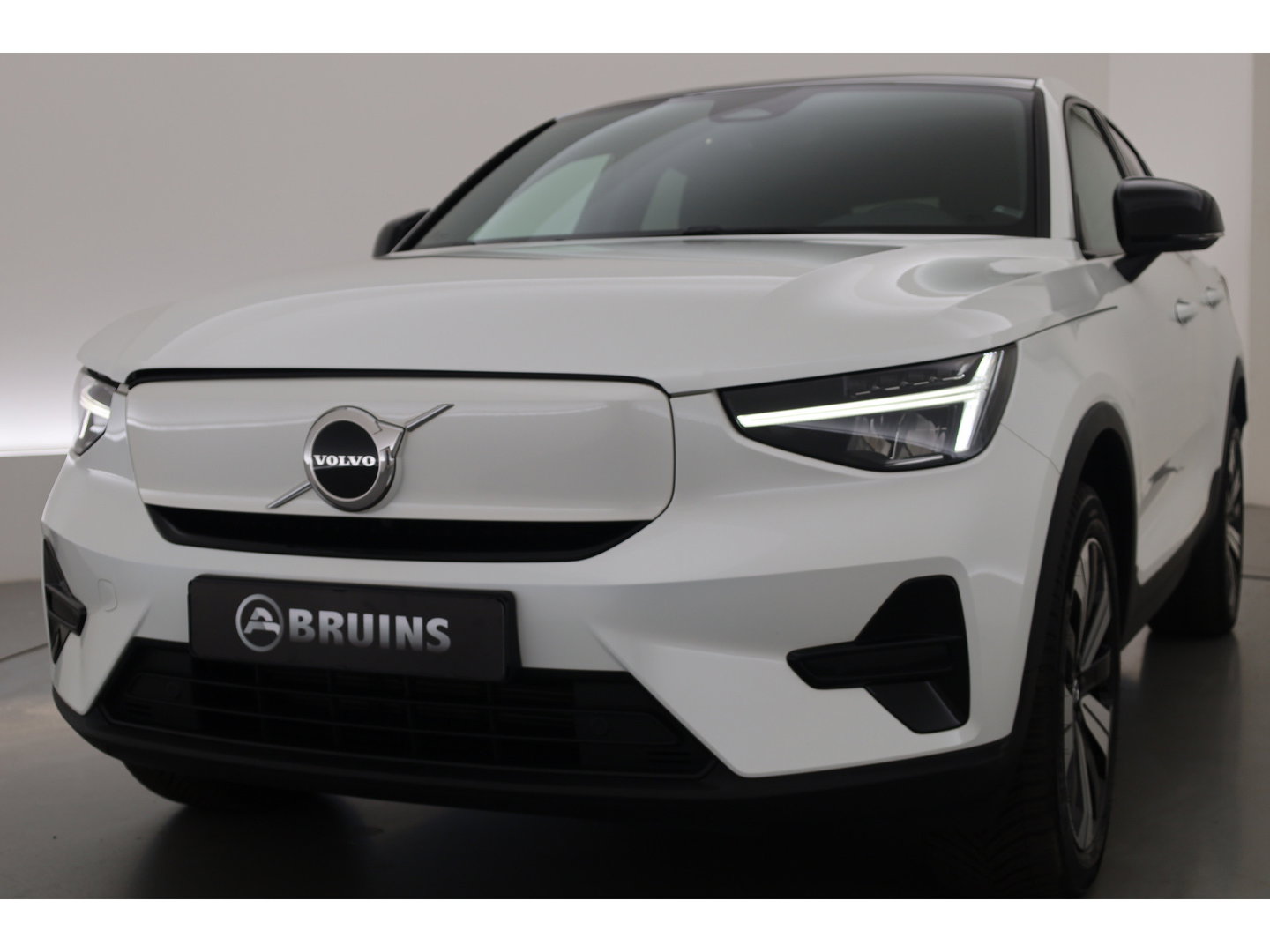 Volvo C40 Single Motor Plus 69 kWh | SOH 95.1 | Warmtepomp | Pano-dak | Stoel- + stuurverwarming | Google | Adap. Cruise | Dodehoek (Blis) |