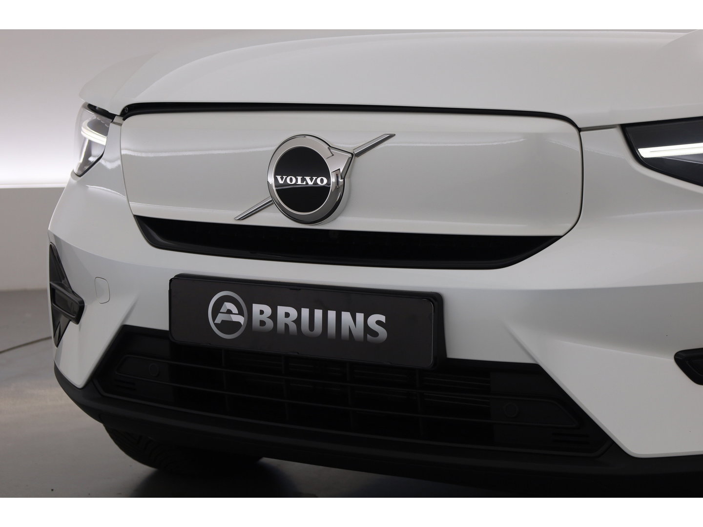 Volvo C40 Single Motor Plus 69 kWh | SOH 95.1 | Warmtepomp | Pano-dak | Stoel- + stuurverwarming | Google | Adap. Cruise | Dodehoek (Blis) |