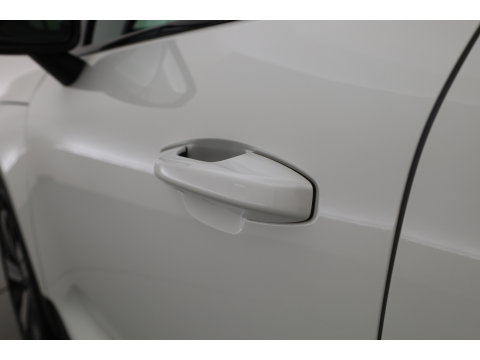 Volvo C40 Single Motor Plus 69 kWh | SOH 95.1 | Warmtepomp | Pano-dak | Stoel- + stuurverwarming | Google | Adap. Cruise | Dodehoek (Blis) |