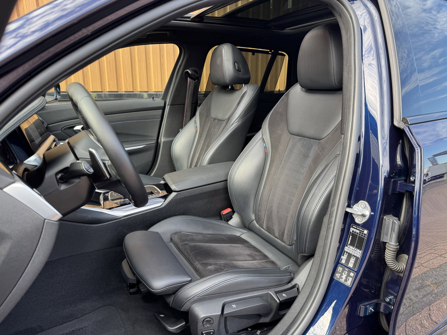 BMW 3 Serie Touring M340i xDrive High Executive | 374 PK! | Panoramadak | BMW Laser | Head-Up | Harman & Kardon | 360° Camera | Elektrische Trekhaak | Apple Carplay | Android Auto |
