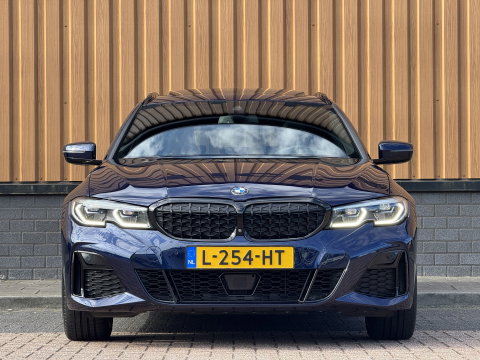 BMW 3 Serie Touring M340i xDrive High Executive | 374 PK! | Panoramadak | BMW Laser | Head-Up | Harman & Kardon | 360° Camera | Elektrische Trekhaak | Apple Carplay | Android Auto |