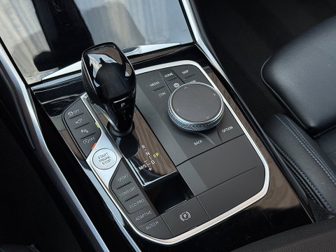 BMW 3 Serie Touring M340i xDrive High Executive | 374 PK! | Panoramadak | BMW Laser | Head-Up | Harman & Kardon | 360° Camera | Elektrische Trekhaak | Apple Carplay | Android Auto |