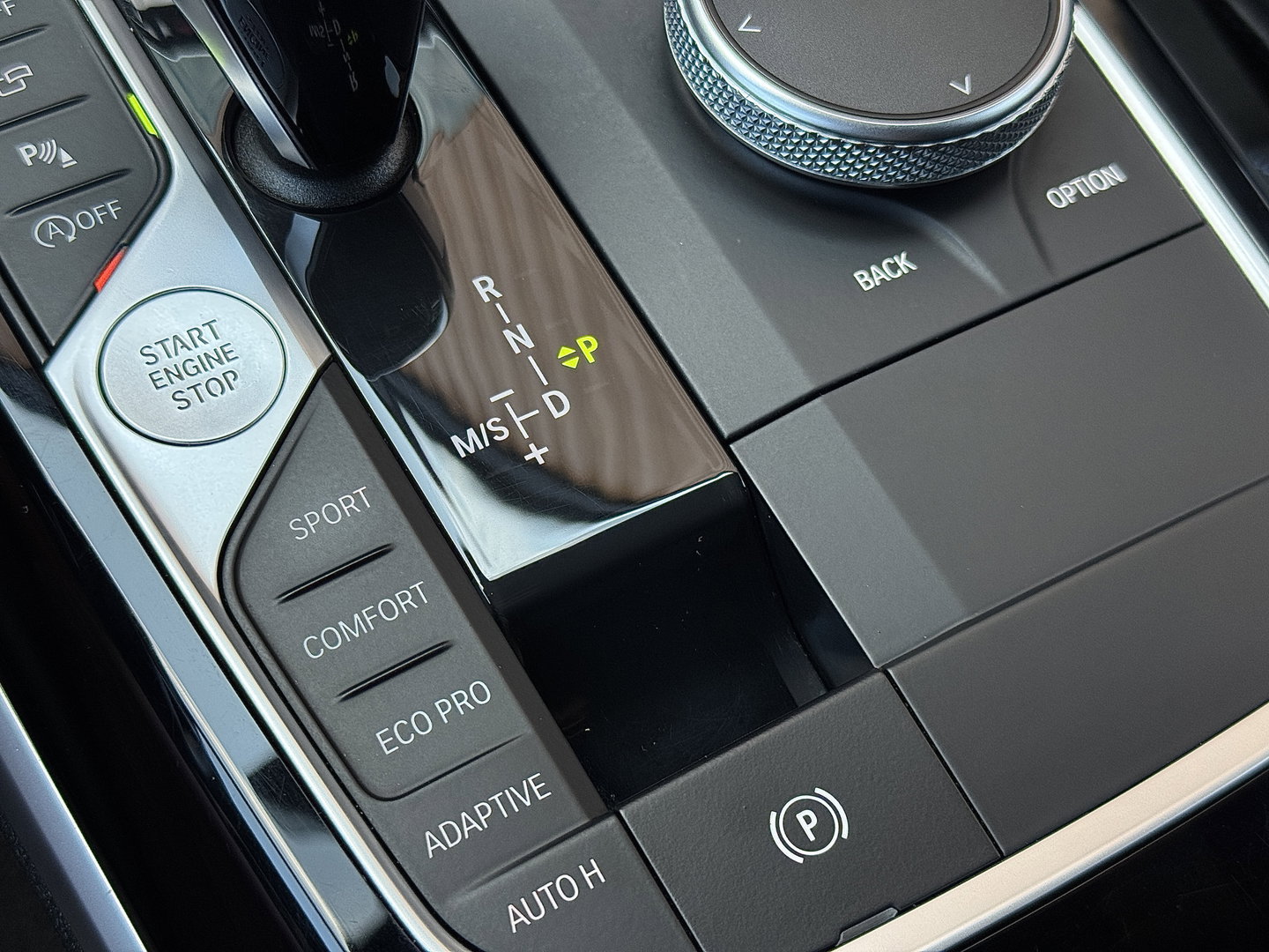 BMW 3 Serie Touring M340i xDrive High Executive | 374 PK! | Panoramadak | BMW Laser | Head-Up | Harman & Kardon | 360° Camera | Elektrische Trekhaak | Apple Carplay | Android Auto |