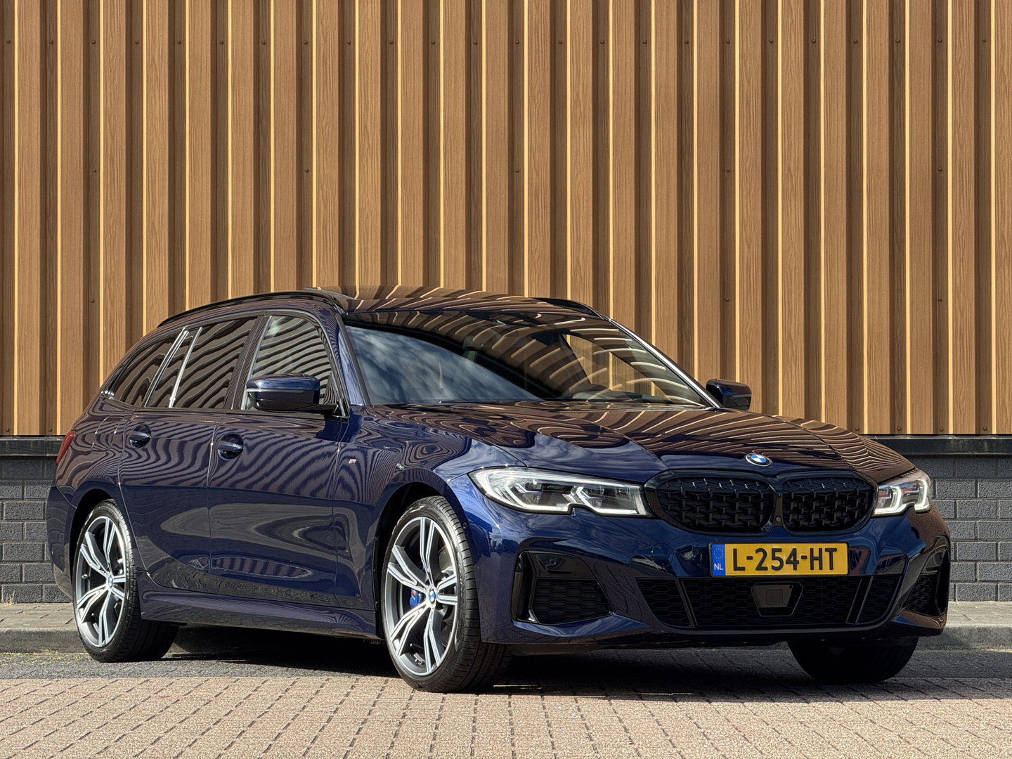 BMW 3 Serie Touring M340i xDrive High Executive | 374 PK! | Panoramadak | BMW Laser | Head-Up | Harman & Kardon | 360° Camera | Elektrische Trekhaak | Apple Carplay | Android Auto |