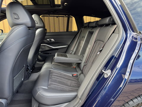 BMW 3 Serie Touring M340i xDrive High Executive | 374 PK! | Panoramadak | BMW Laser | Head-Up | Harman & Kardon | 360° Camera | Elektrische Trekhaak | Apple Carplay | Android Auto |