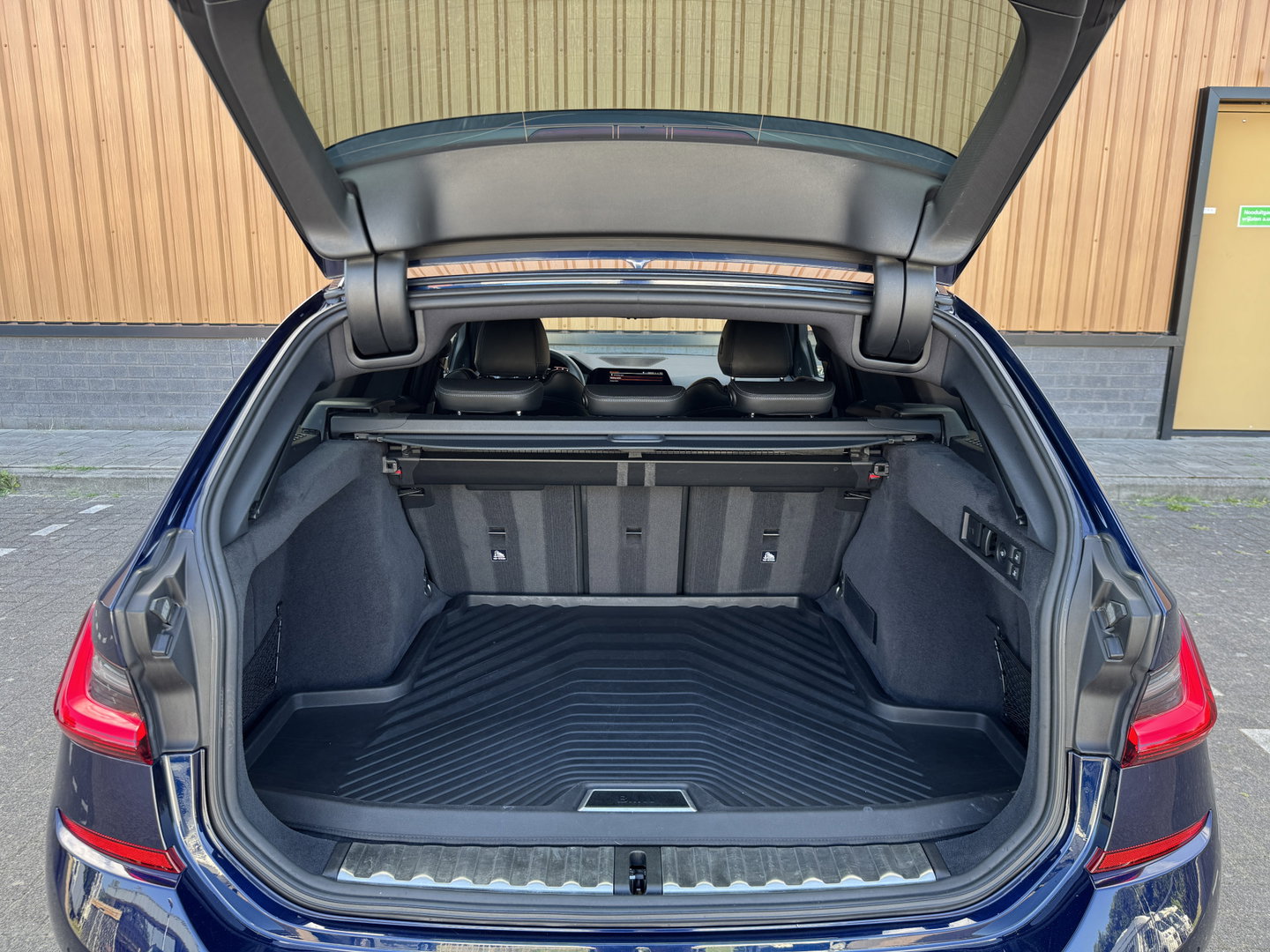 BMW 3 Serie Touring M340i xDrive High Executive | 374 PK! | Panoramadak | BMW Laser | Head-Up | Harman & Kardon | 360° Camera | Elektrische Trekhaak | Apple Carplay | Android Auto |