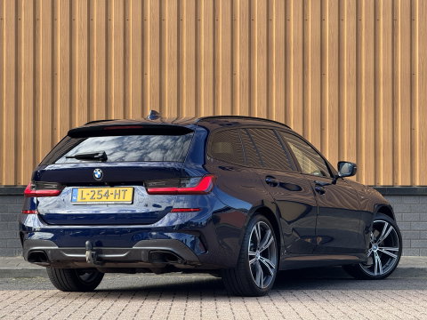 BMW 3 Serie Touring M340i xDrive High Executive | 374 PK! | Panoramadak | BMW Laser | Head-Up | Harman & Kardon | 360° Camera | Elektrische Trekhaak | Apple Carplay | Android Auto |