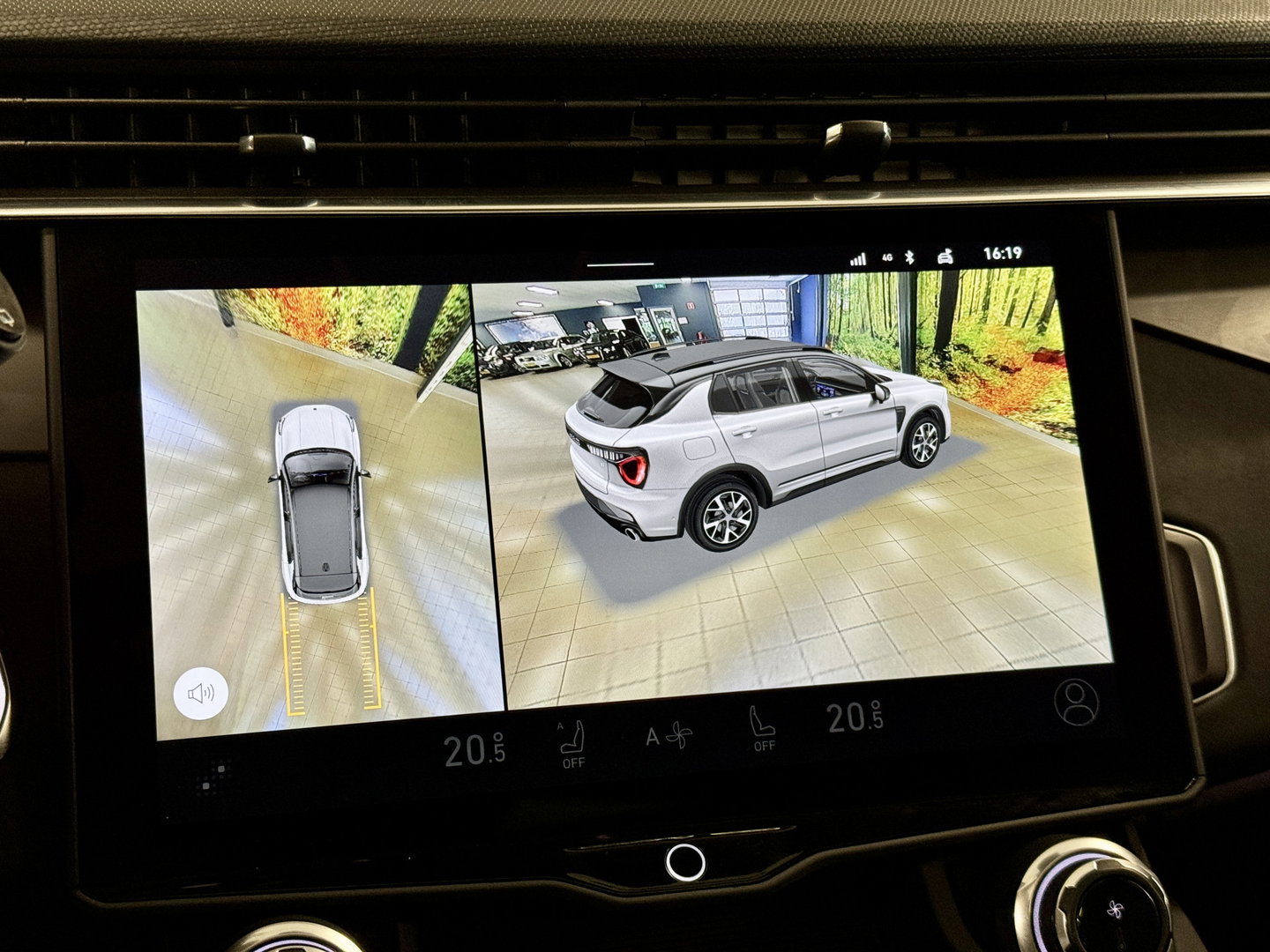 Lynk & Co 01 1.5 | Black Pakket Optioneel | Panoramadak | Zwarte hemel | Adaptive Cruise Control | Keyless | Elektrische Bestuurdersstoel + Geheugen | Parkeersensoren | Apple Carplay |