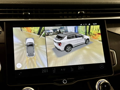 Lynk & Co 01 1.5 | Black Pakket Optioneel | Panoramadak | Zwarte hemel | Adaptive Cruise Control | Keyless | Elektrische Bestuurdersstoel + Geheugen | Parkeersensoren | Apple Carplay |